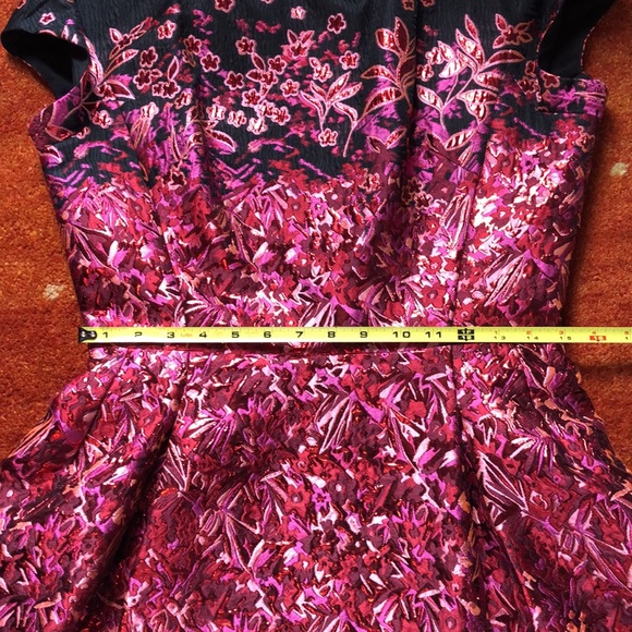 This dress is so pretty you really need to see it in person! Worn once, size 8 - Picture 8 of 9